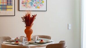 Dining - Miguel Bombarda House - 202 by LovelyStay (Porto)