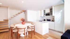 Interior - Miguel Bombarda House - 102 by LovelyStay (Porto)