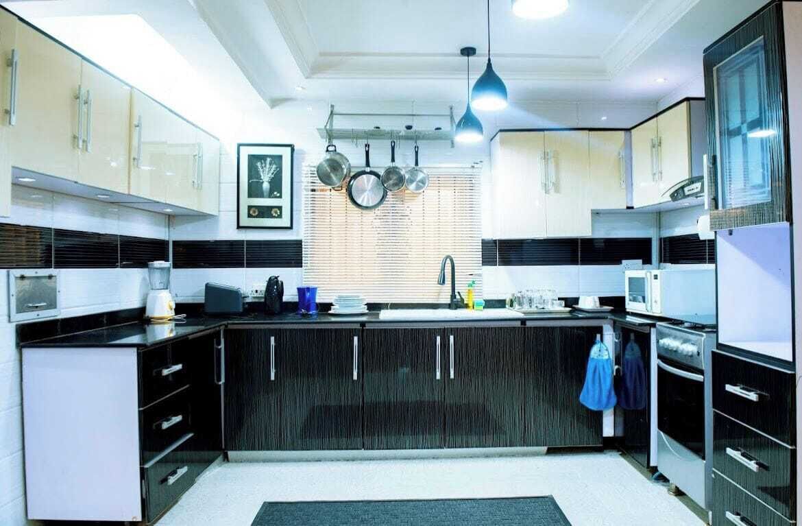 Chambre économique, balcon, vue sur la ville | Cuisine privée | Mini-réfrigérateur