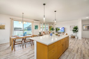 Interior - Lani Kai Ocean View Villa, Sleeps 12 Pool + Hot Tub. Family-Friendly! Privacy! (Waianae)