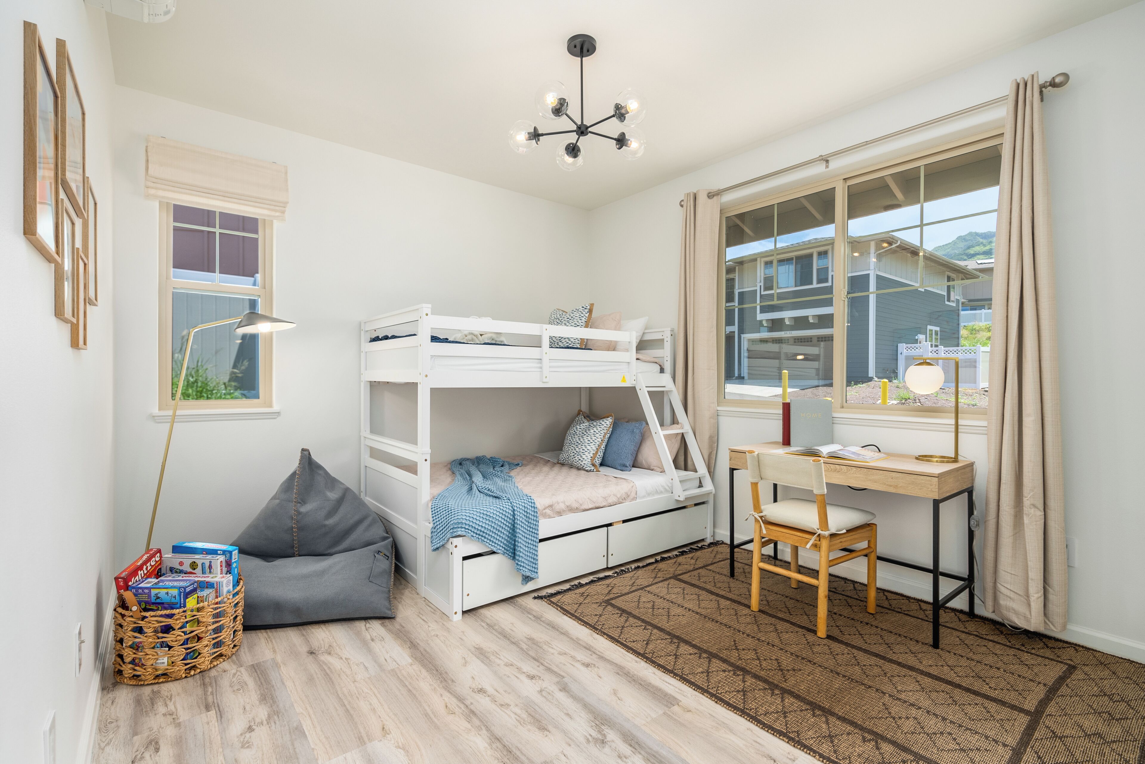 3 slaapkamers, een bureau, een strijkplank/strijkijzer, gratis wifi