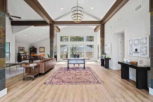 Relaxing King Suite Getaway | Sleeps 4 | Pool, Pkg