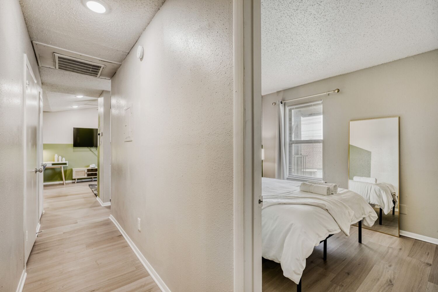 Schreibtisch, Bügeleisen/Bügelbrett, kostenloses WLAN, Bettwäsche