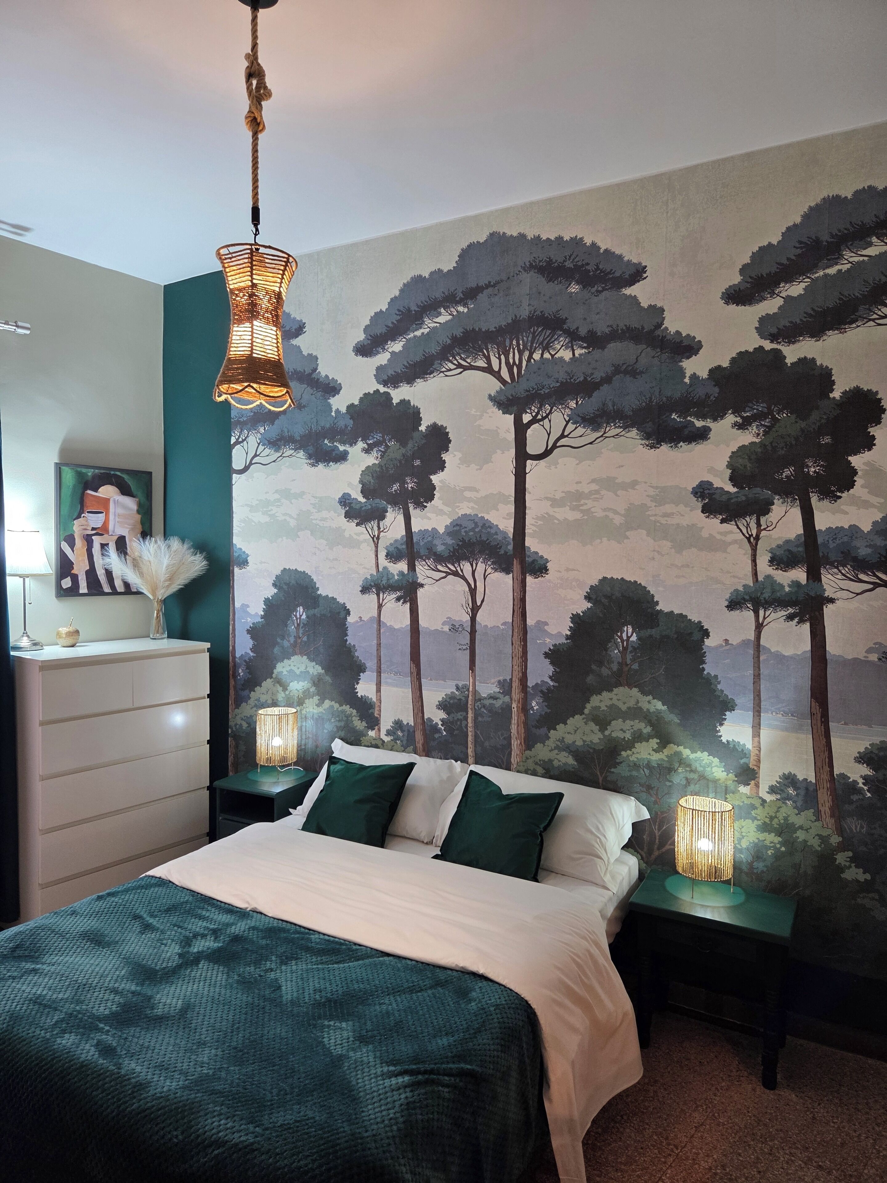 2 camere, una scrivania, ferro/asse da stiro, culla da viaggio