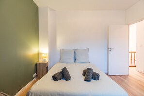 3 chambres, bureau, fer et planche à repasser, accès Internet