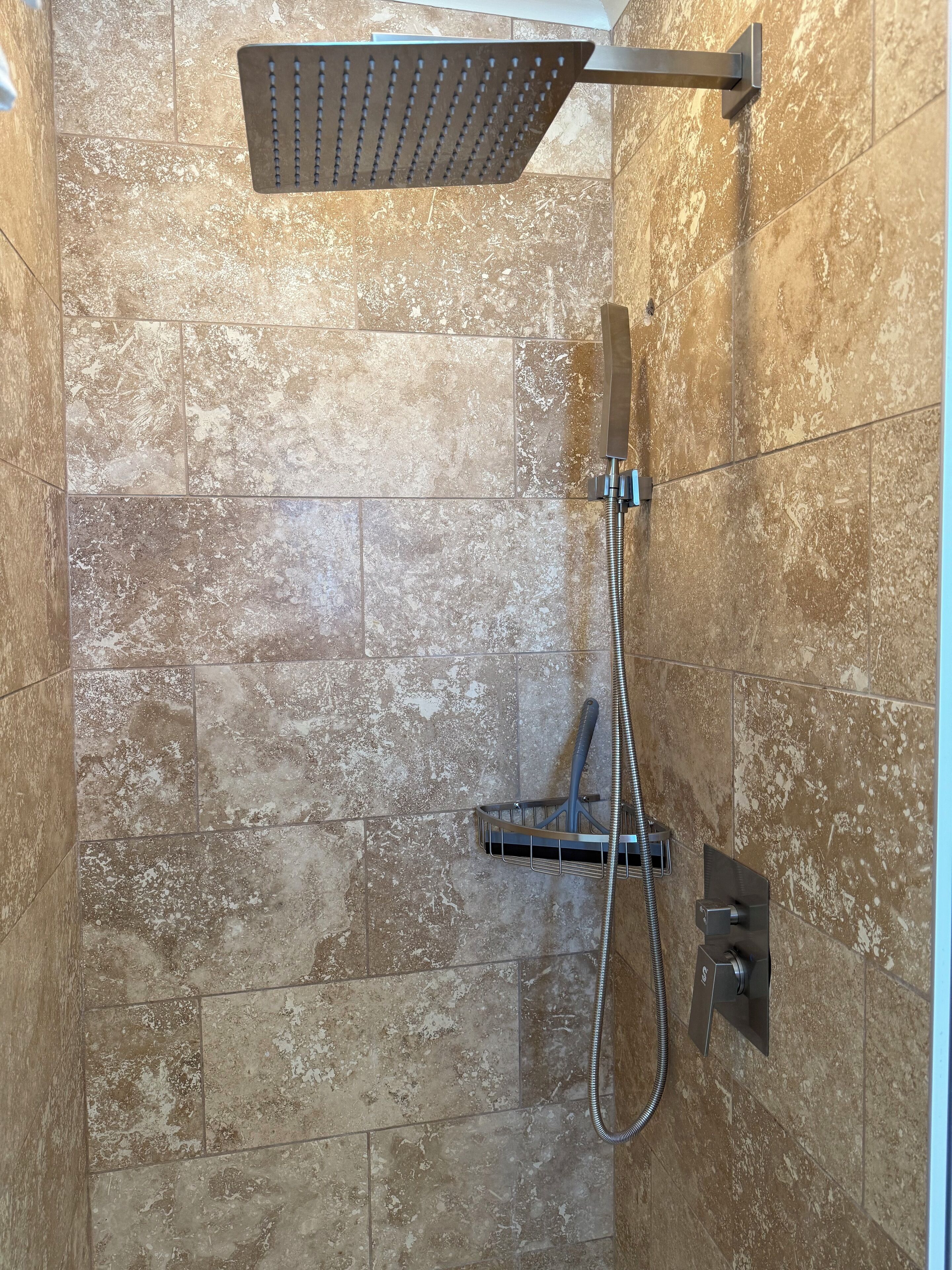 Séchoir à cheveux, serviettes fournies