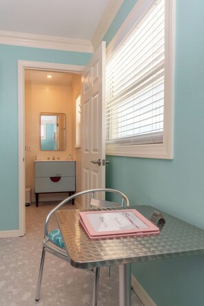 Interior - Flamingo Inn - Standard King #206 (Fort Myers Beach)
