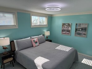 Iron/ironing board, Internet, bed sheets