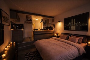 Free WiFi, bed sheets - ✨ Sea View Studio with Balcony – Deauville Boardwalk ✨ (Deauville)