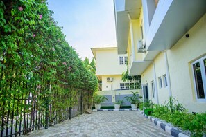 Khuôn viên nơi lưu trú