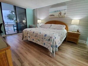 3 bedrooms, desk, iron/ironing board, free WiFi - Direct Oceanfront Condo with Pool and Beach Views (North Myrtle Beach)