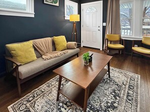 TV - Tremont 3BR - Walk to Dining - Near Downtown (Cleveland)