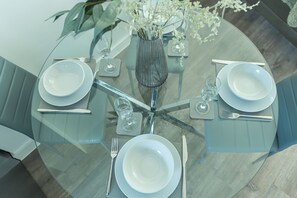 Dining - Beautiful New House in Central Derby, Ideal for Tourists&Families, Free Parking (Derby)