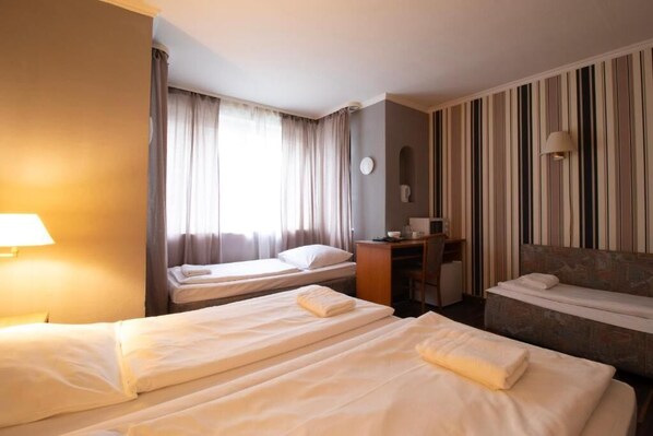 Desk - Villa Diana (Frankfurt am Main)