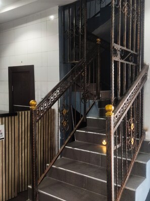 Kahden hengen huone yhdelle, näköala uima-altaalle | Sisätilat