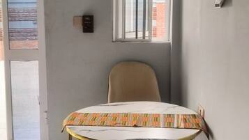 Dobbeltrom for 1 person, bassengutsikt | Innvendig