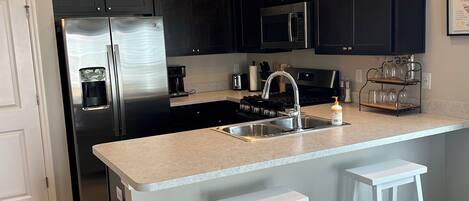 Micro-ondas, fogão, cooktop, lava-louças