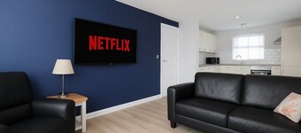 Modern Bedford Home | Sleeps 4 | Parking | Close to Town