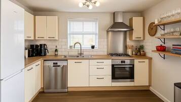 Microwave, oven, stovetop, dishwasher