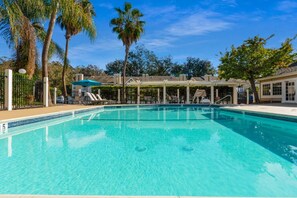 Beheizter Pool