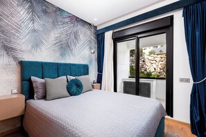3 slaapkamers, een strijkplank/strijkijzer, wifi, beddengoed