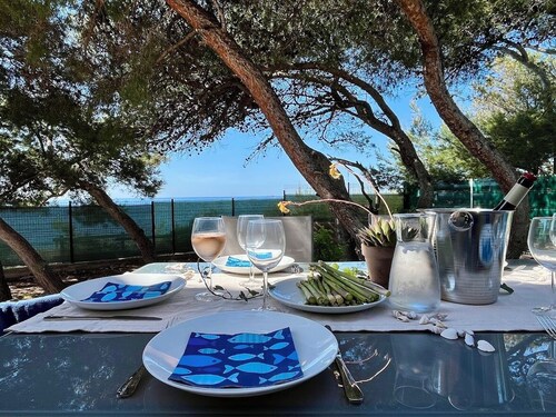 Seafront villa La Quiétude