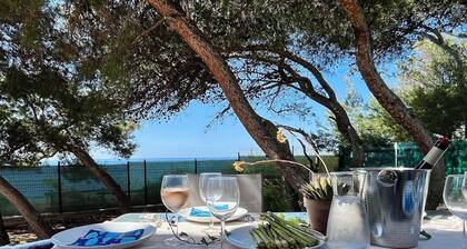 Seafront villa La Quiétude