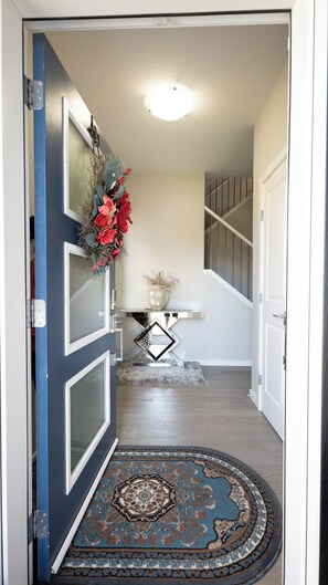 Interior - SLEEK DESIGN,PRIME LOCATION,EFFORTLESS STAY. (Edmonton)