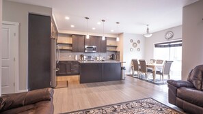 Private kitchen - SLEEK DESIGN,PRIME LOCATION,EFFORTLESS STAY. (Edmonton)