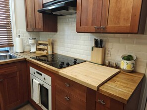 Microwave, oven, stovetop - A forest in the city (Tampa)