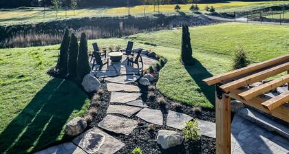 Lovely new 4 bed 4 bath Home in Lora Bay