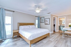 4 Schlafzimmer, Schreibtisch, Bügeleisen/Bügelbrett, Reisekinderbett