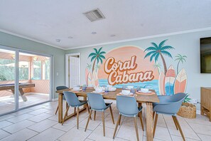Dining - 5 min to Beach - Heated Pool - Home Theatre - Game Room - 4 Bedroom Oasis (Seminole)