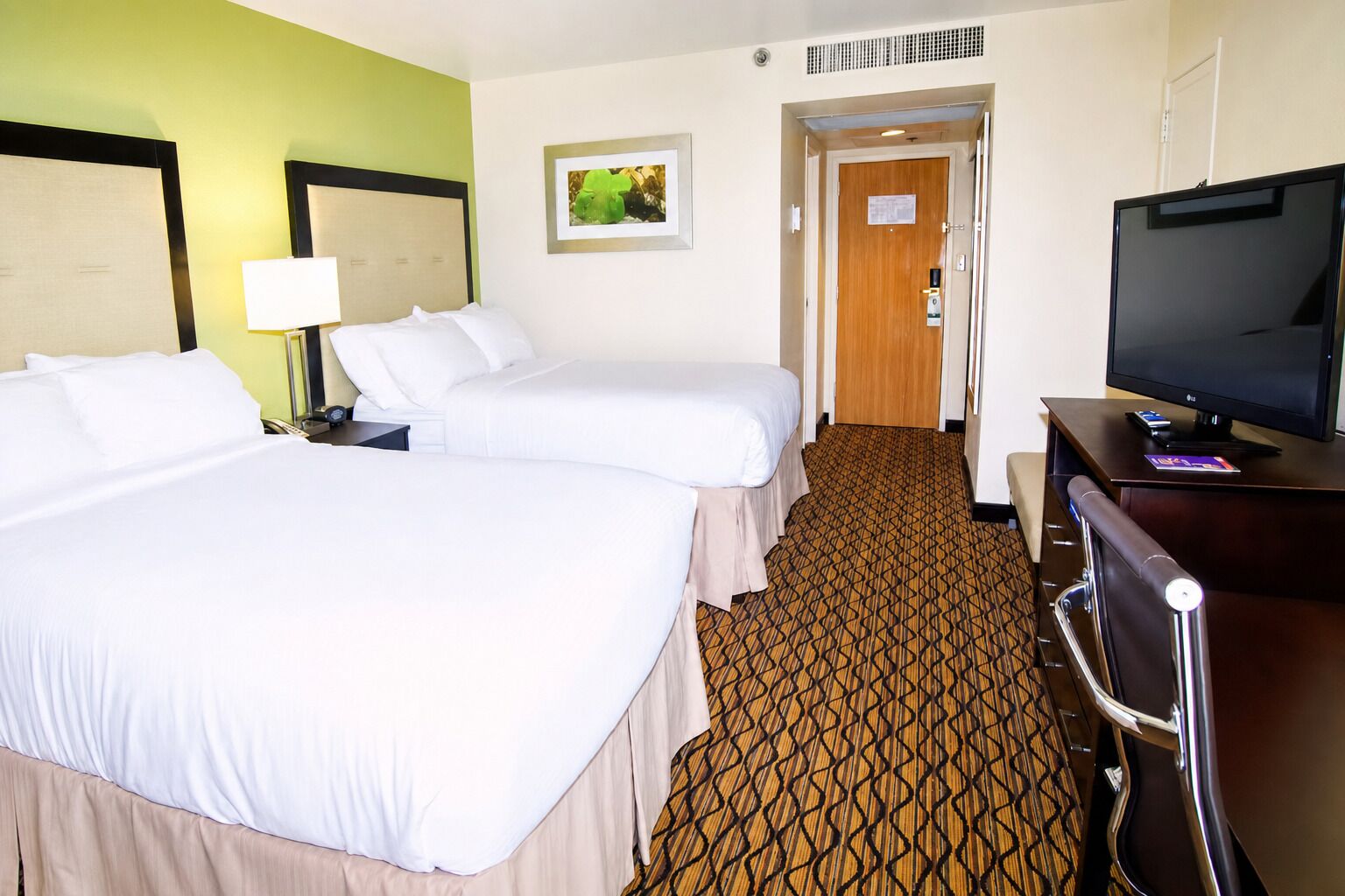 Iron/ironing board, free WiFi, bed sheets, wheelchair access