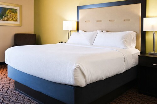 Downtown Pet-Friendly Unit | Near Texas Surf Museum & Coastal Exhibits