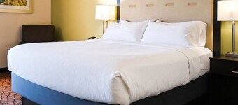 Downtown Pet-Friendly Unit | Near Texas Surf Museum & Coastal Exhibits