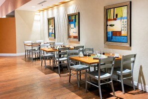 Dining - 2 Pet-friendly Units | Central Coastal City Stay Near Marina Tours (Corpus Christi)