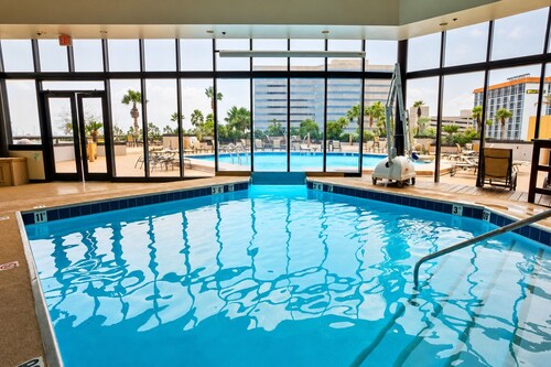 3 Urban Coastal Rooms Near Marina | 6 Min Drive to McGee Beach & Shoreline