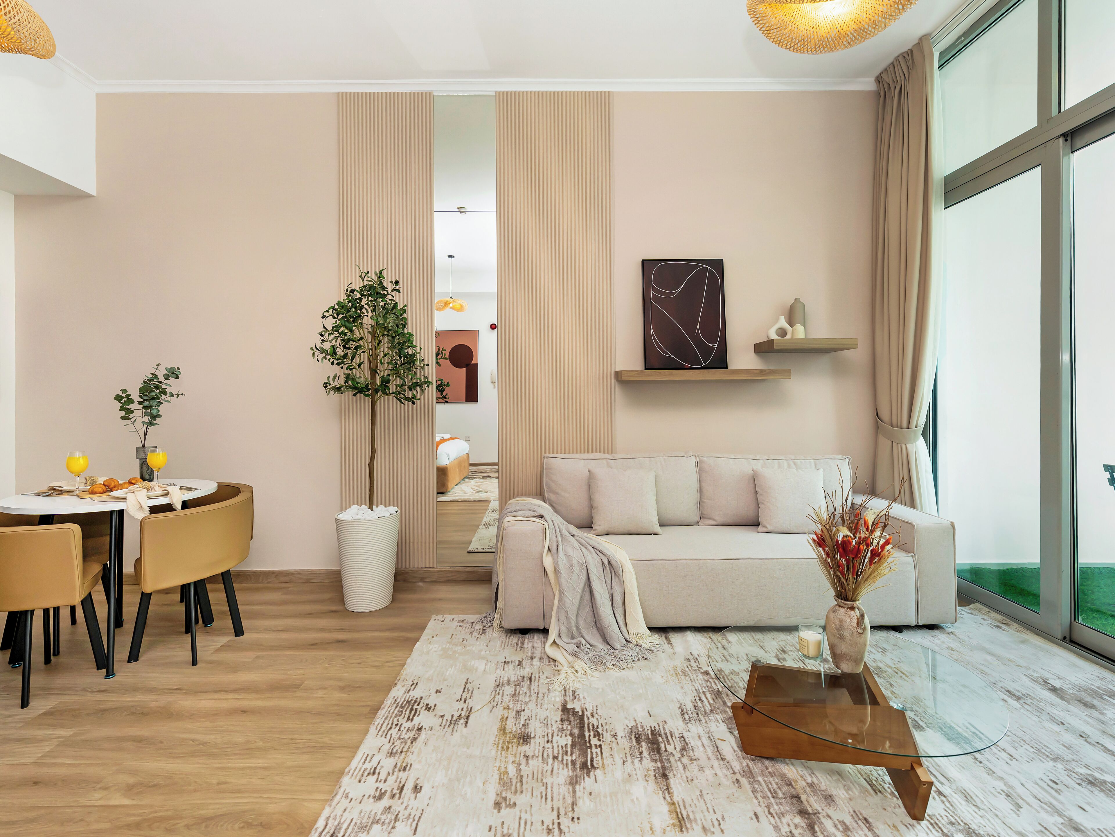 Huoneisto, näköala pihalle | Oleskelualue