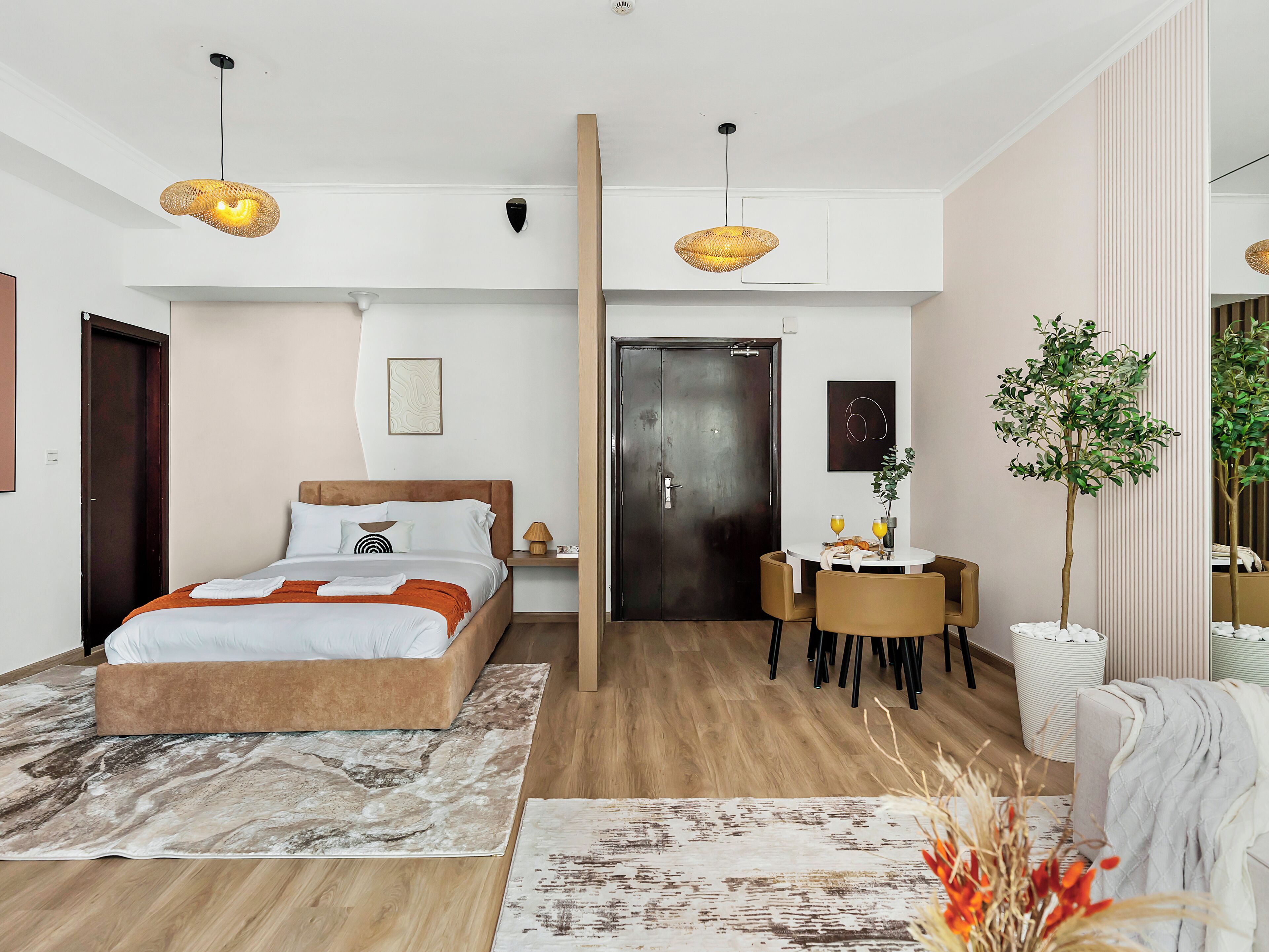 Lägenhet - utsikt mot innergården | Skrivbord, arbetsyta för laptop, strykjärn/strykbräda och gratis wi-fi