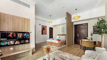 Skrivbord, arbetsyta för laptop, strykjÀrn/strykbrÀda och gratis wi-fi