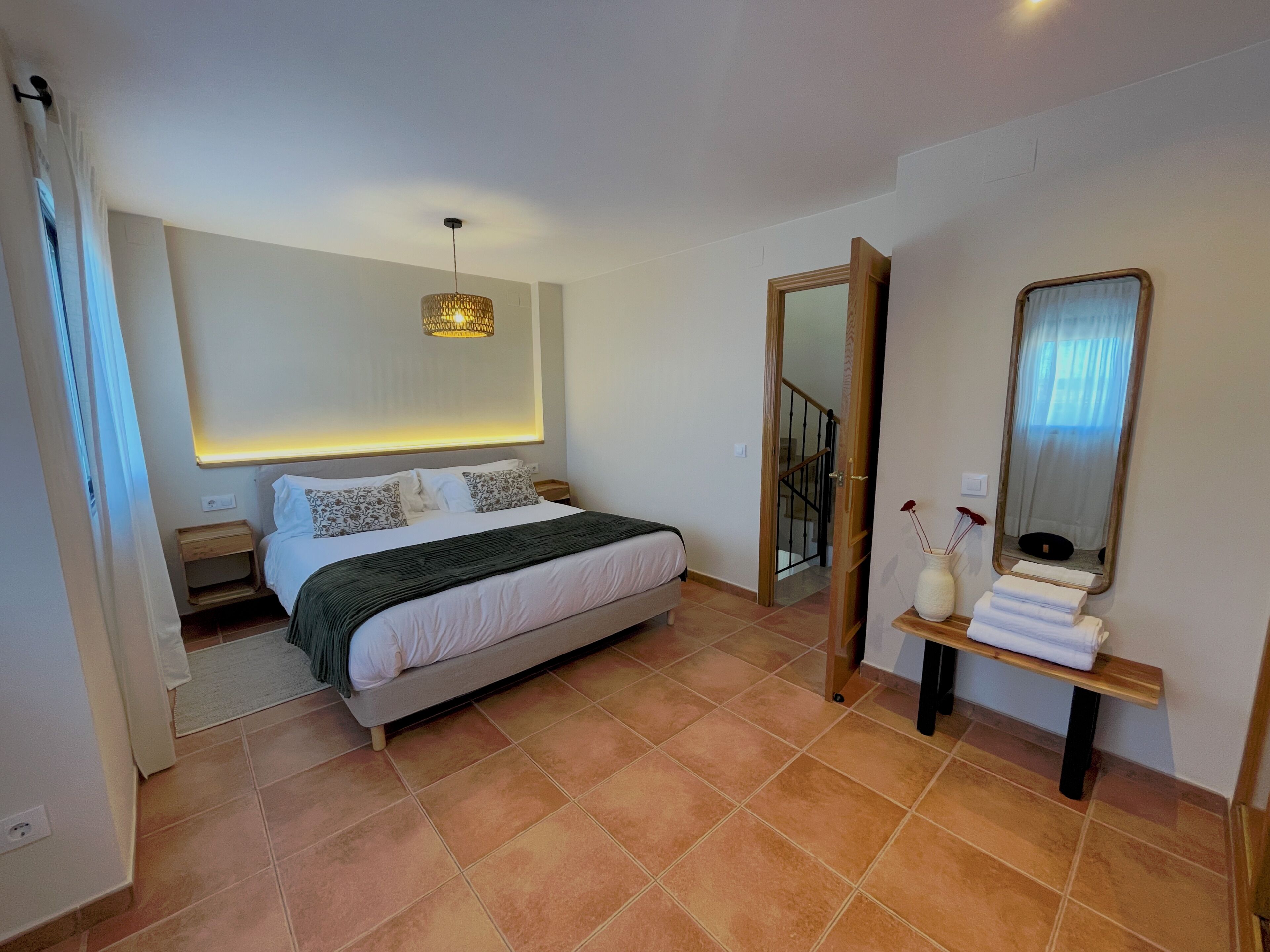 2 chambres, fer et planche à repasser, Wi-Fi, draps fournis