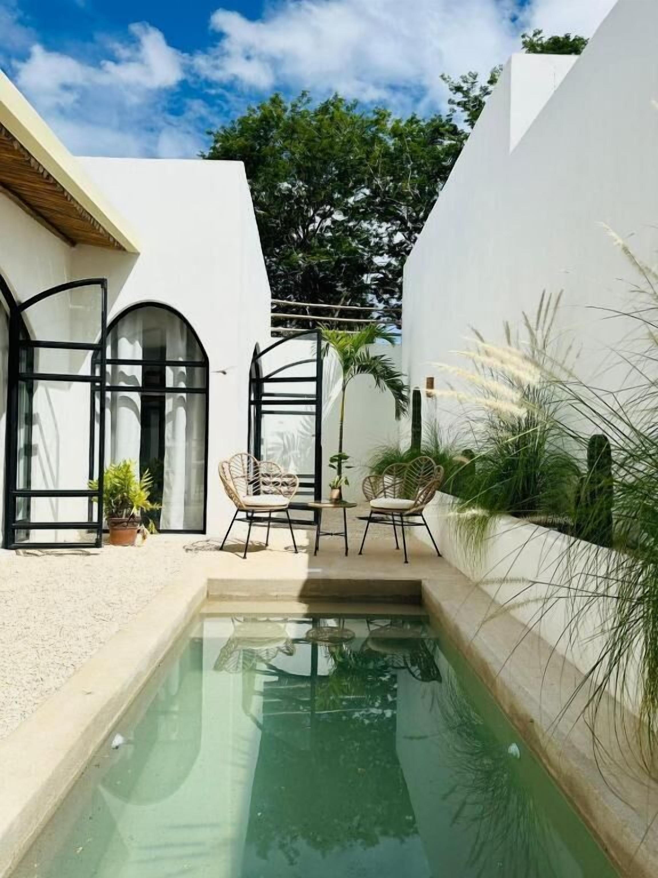 디럭스 빌라, 파티오, 마당 전망 | 수영장 | 5 개의 야외 수영장