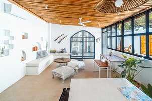 Comfort Villa, Patio, Pool View | Living area | Smart TV