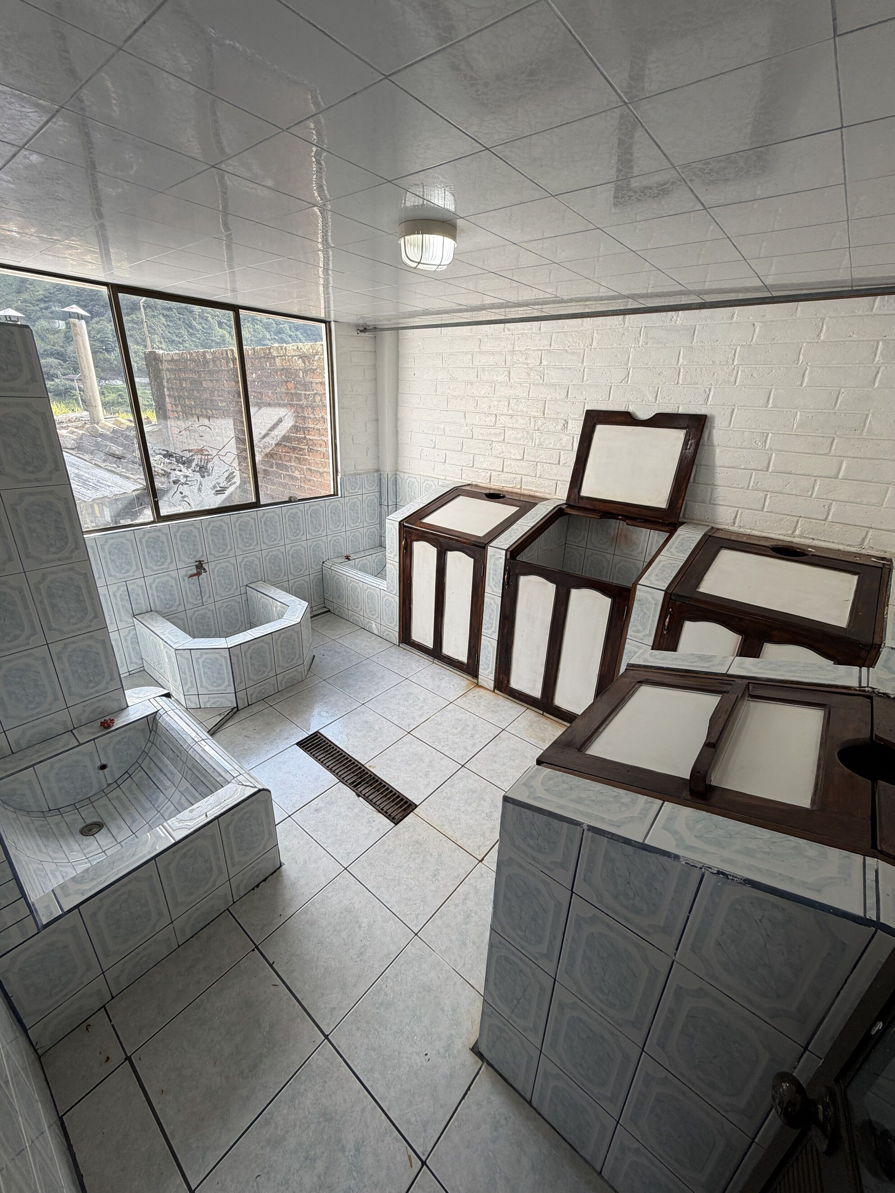 Couples treatment room(s), body treatments, hydrotherapy