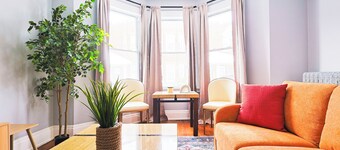 Cozy Modern 3BR by Downtown & Beach + Free Parking