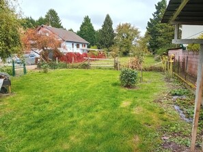 Property grounds - Apartment 44 m2 Located in a quiet village.  Shops nearby. (Kesseldorf)