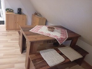 Dining - Apartment 44 m2 Located in a quiet village.  Shops nearby. (Kesseldorf)