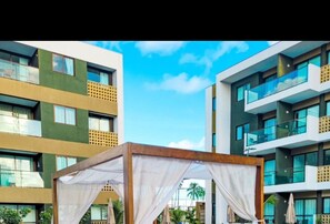 Pool - Mana Beach by SR (N. Sra. do Ó)