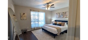 1 bedroom, Internet, bed sheets - Bright & cozy 1 bdr apt near Moody/UT/Hyde Park (Austin)